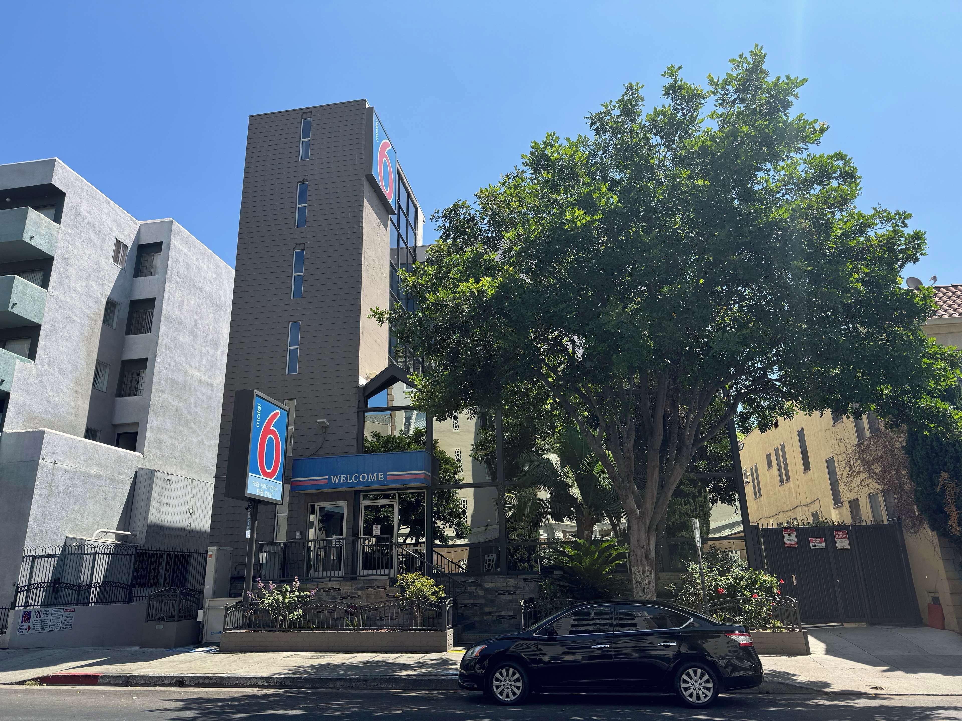 Staying In Hollywood: 5 Budget Hotels Compared