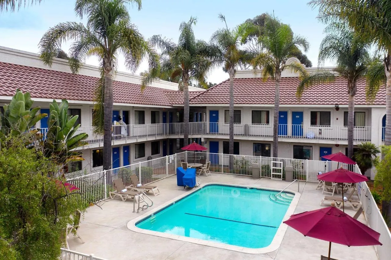 8 Airport Hotels in Southern California That Stand Out