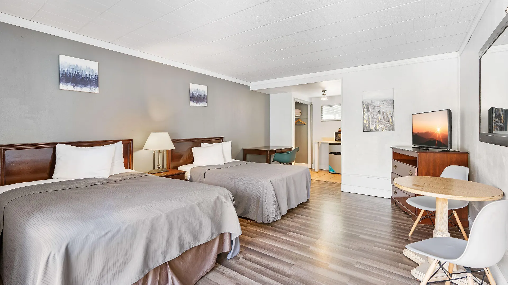 Staying In Hudson Valley: 4 Motels Compared for Every Budget